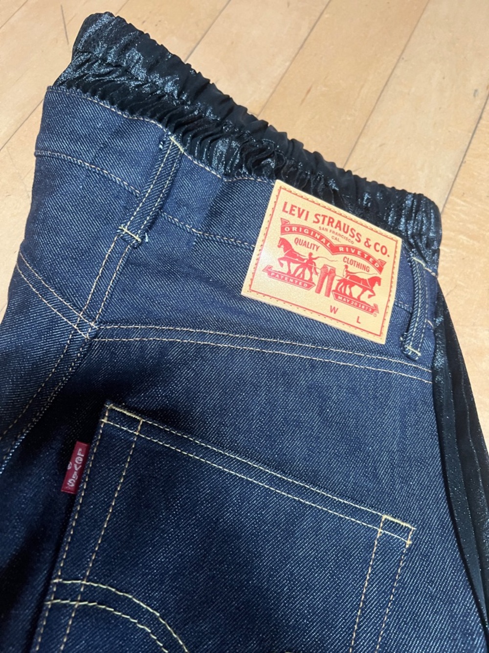 Junya Watanabe
Junya Watanabe X Levi's Pleated Insert Jeans S - Picture 10 of 16